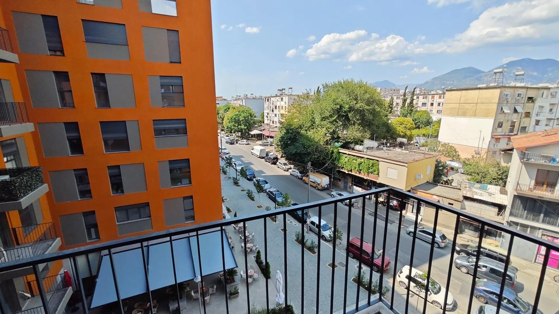Vasil Gjika Apartment 3 Тирана Албания