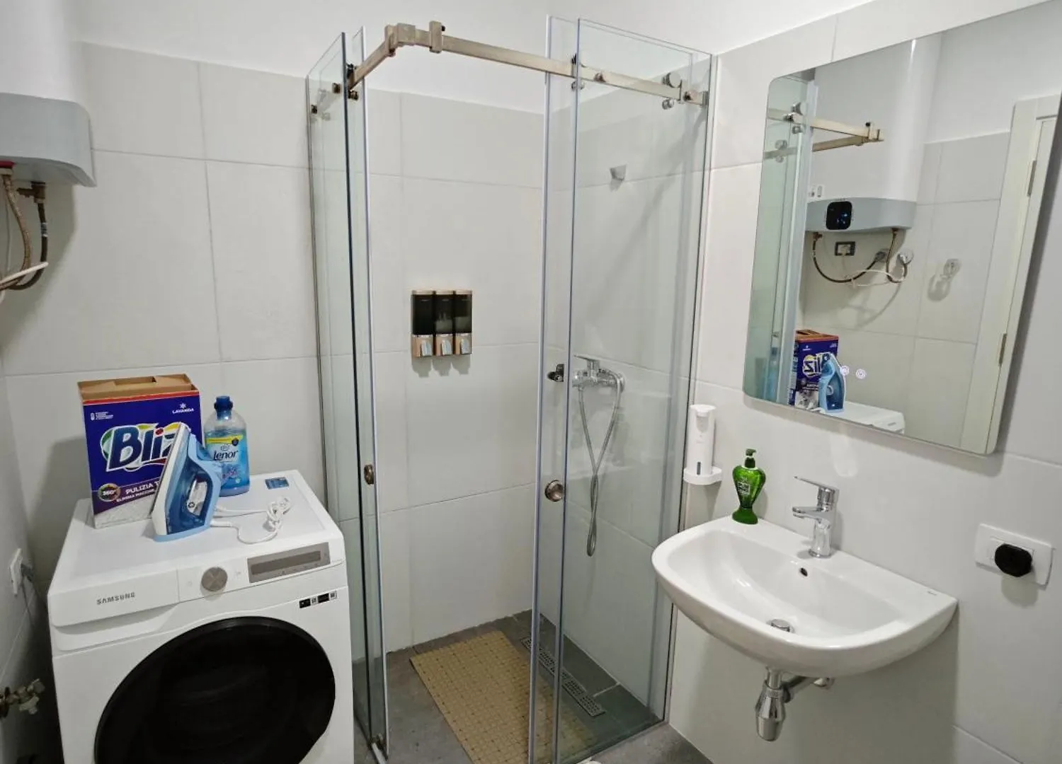 Vasil Gjika Apartment 3 Тирана