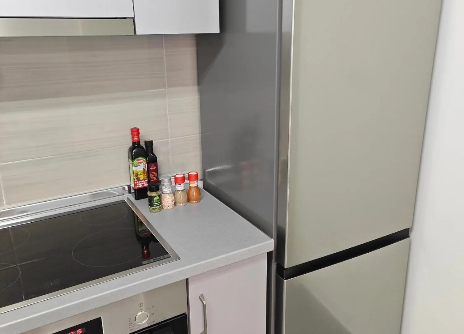 Vasil Gjika Apartment 3 Тирана
